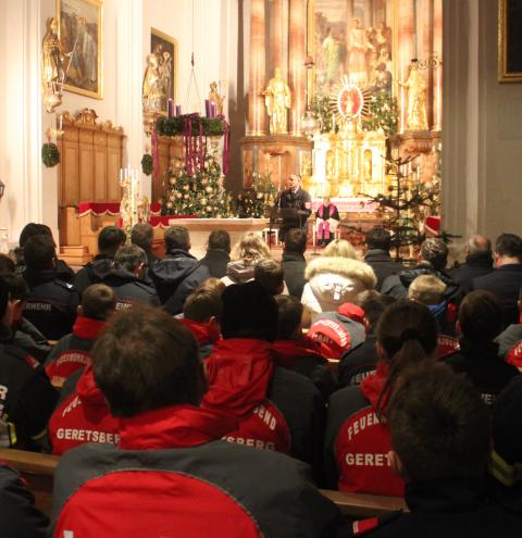 Bei der Feierstunde war die Stiftskirche St. Laurentius bis auf den letzten Platz gefüllt.